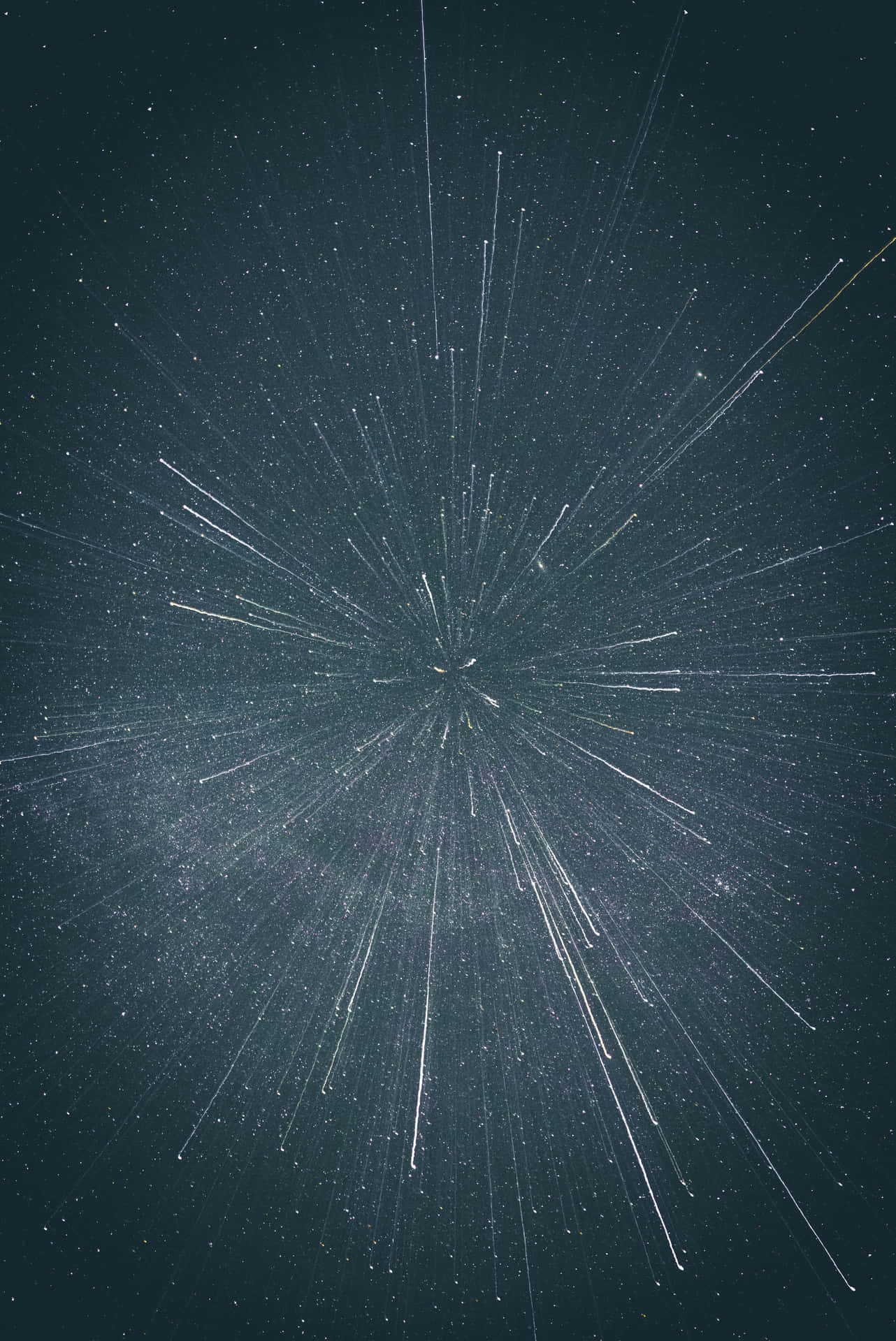 夜空中的星芒光軌圖案