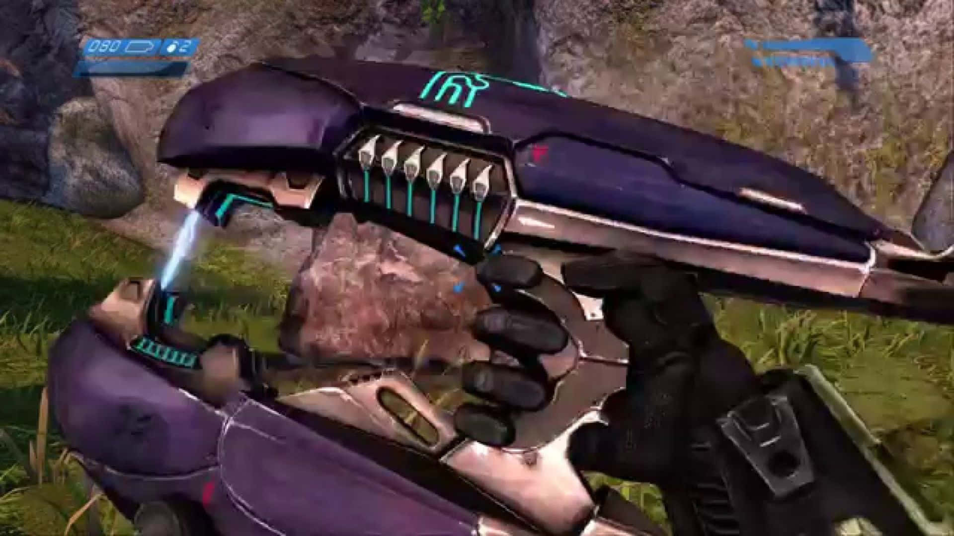 Plasma Rifle 桌布 壁紙 — 第一人稱視角，玩家在岩石戶外環境中揮舞一把帶有發光藍色裝飾的未來紫色能量武器。