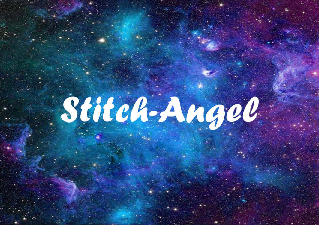 Stitch Angel 文字在色彩繽紛的宇宙星雲和星星之上