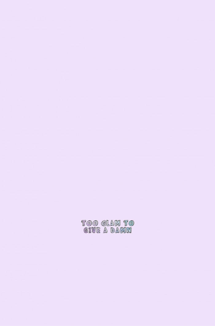 語錄 桌布 壁紙 — 簡約薰衣草背景，中央有像素化文字 too glam to give a damn。