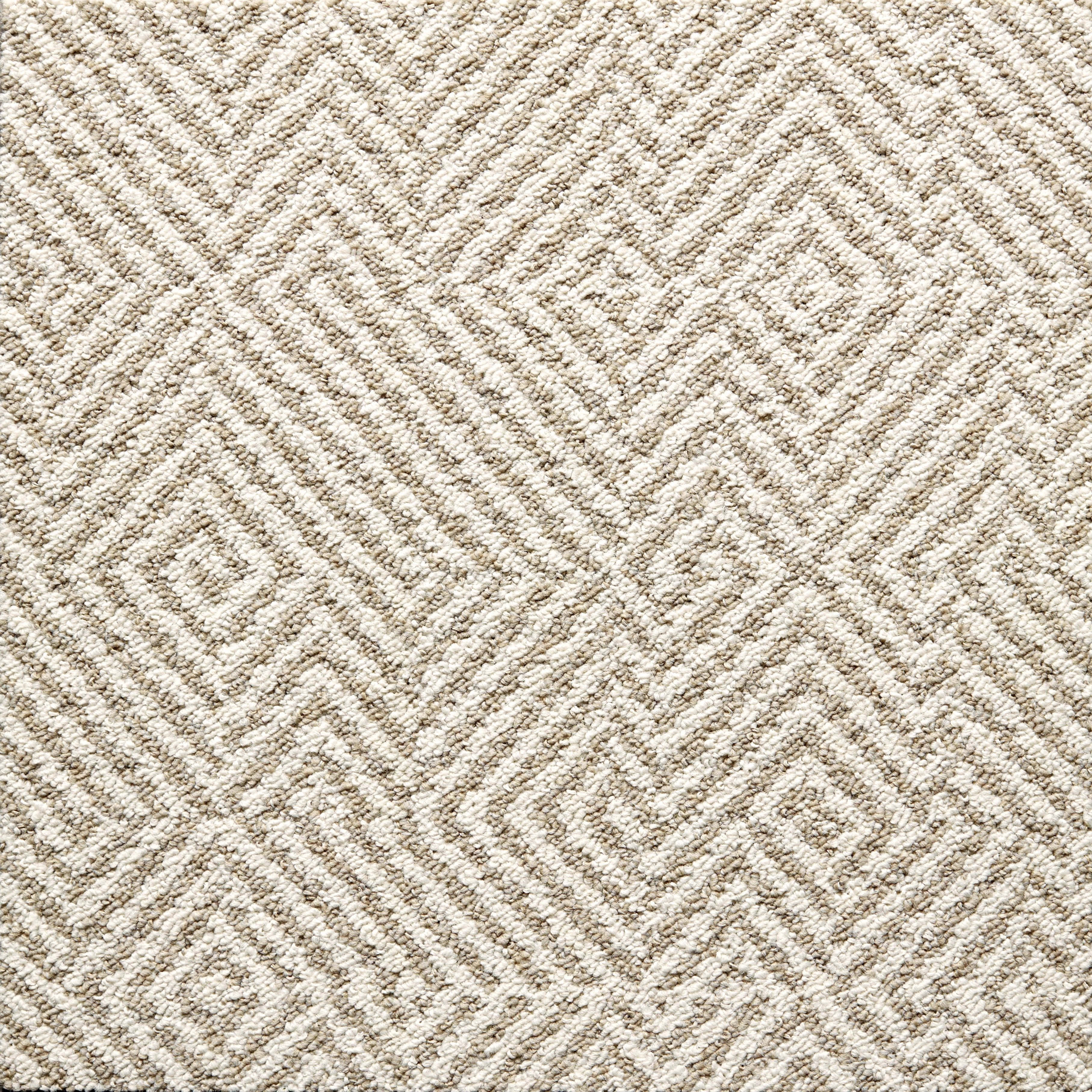 Carpet Texture 桌布 壁紙 — 米色和奶油色紋理地毯的特寫，帶有重複的幾何菱形圖案。