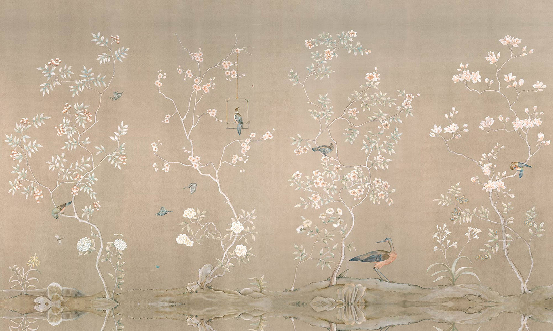 鳥兒與花朵倒映在水中的優雅傳統畫作。