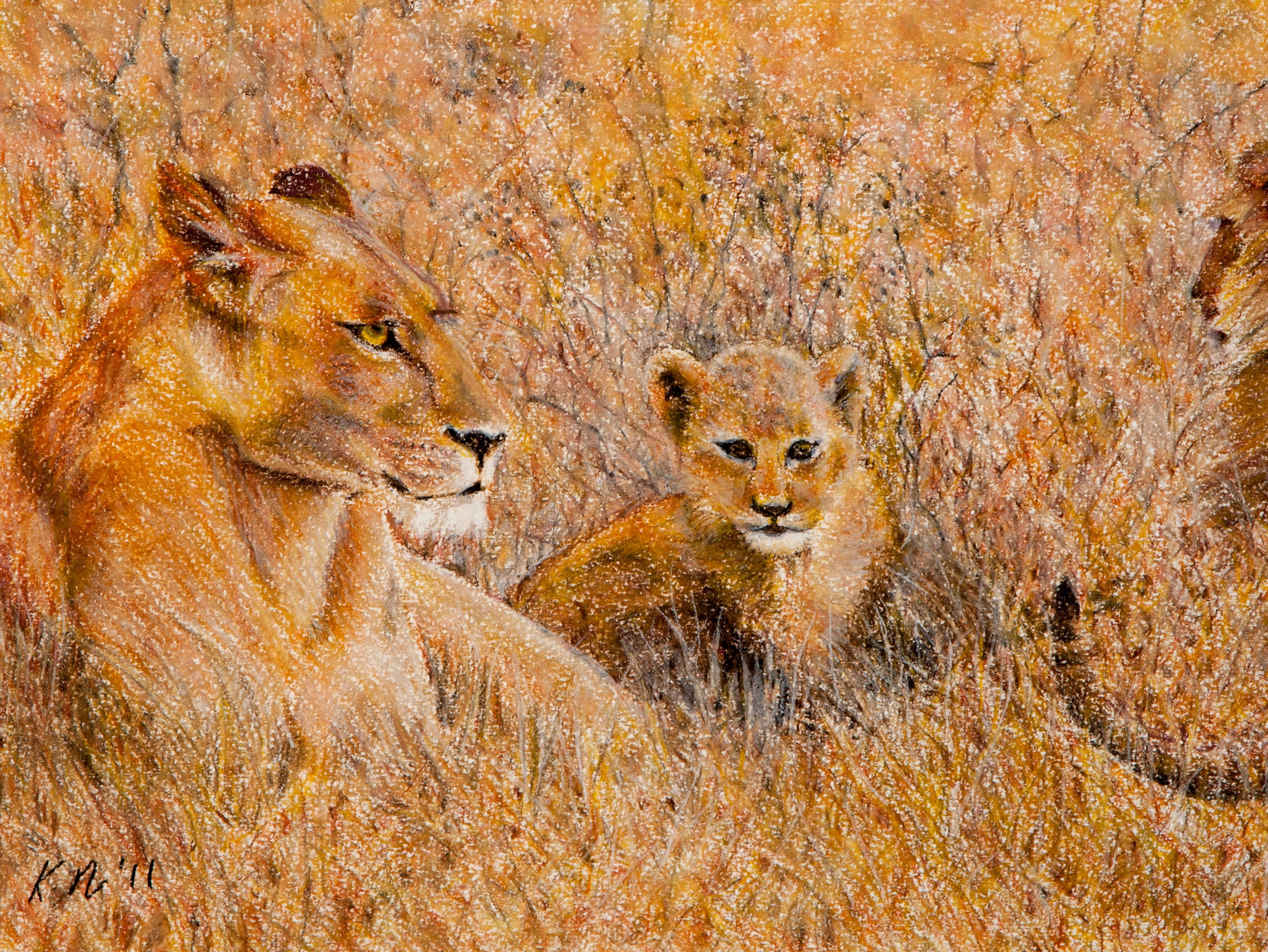 粉彩風格獅 cub 藝術 壁紙 — 一頭母獅和她的幼獅在溫暖陽光下的金色草叢中休息，以帶有紋理的粉彩筆觸捕捉。