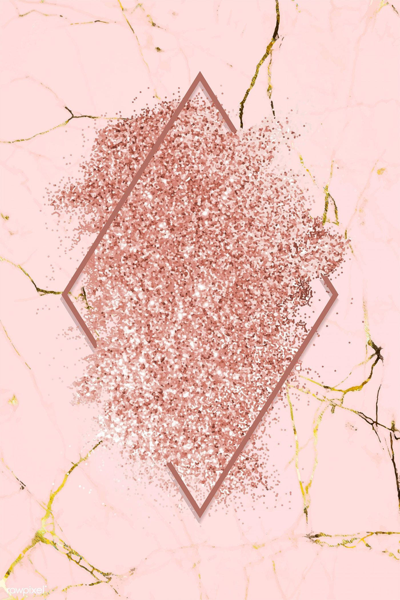 粉紅大理石鑽石閃粉 壁紙 — 一個幾何鑽石框架，內填玫瑰金閃粉，置於帶有金色紋理的柔軟粉紅大理石背景上。