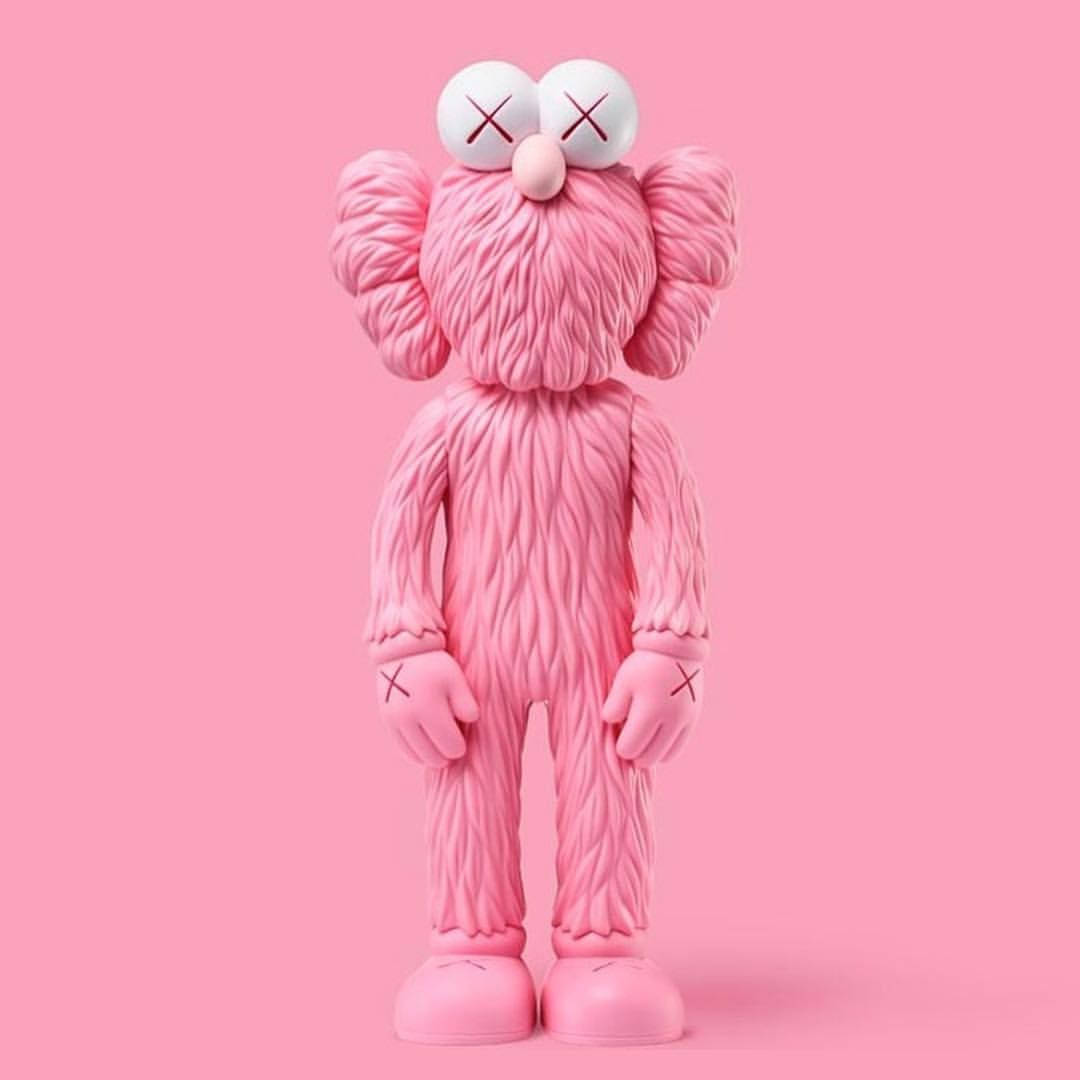 純粉紅色背景上，交叉眼嘅粉紅色KAWS Companion公仔。