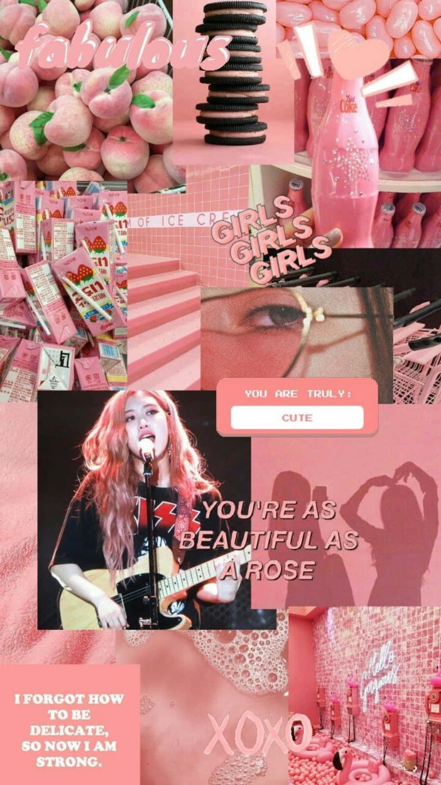 粉紅美學拼貼：BLACKPINK 成員 Rose 弹吉他 壁紙 — 一個充滿活力的粉紅色拼貼畫， featuring 桃子毛絨玩具、餅乾、汽水瓶和一位帶有賦權文字疊加的歌手。