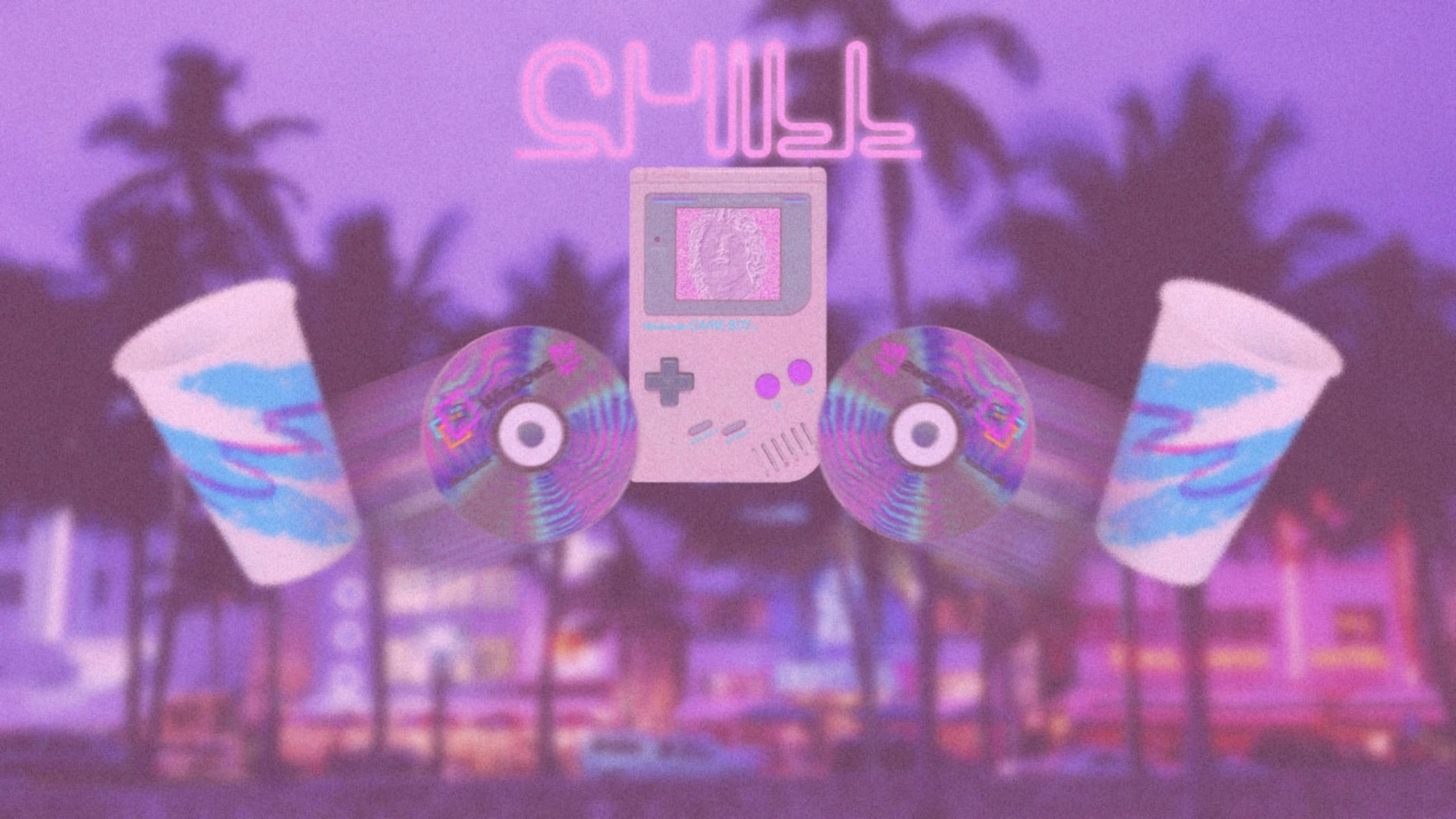 放鬆 桌布 壁紙 — 粉紅色 Game Boy 被 CD 和杯子夾著，漂浮在霓虹紫色棕櫚樹背景上，上方有 'CHILL' 發光。