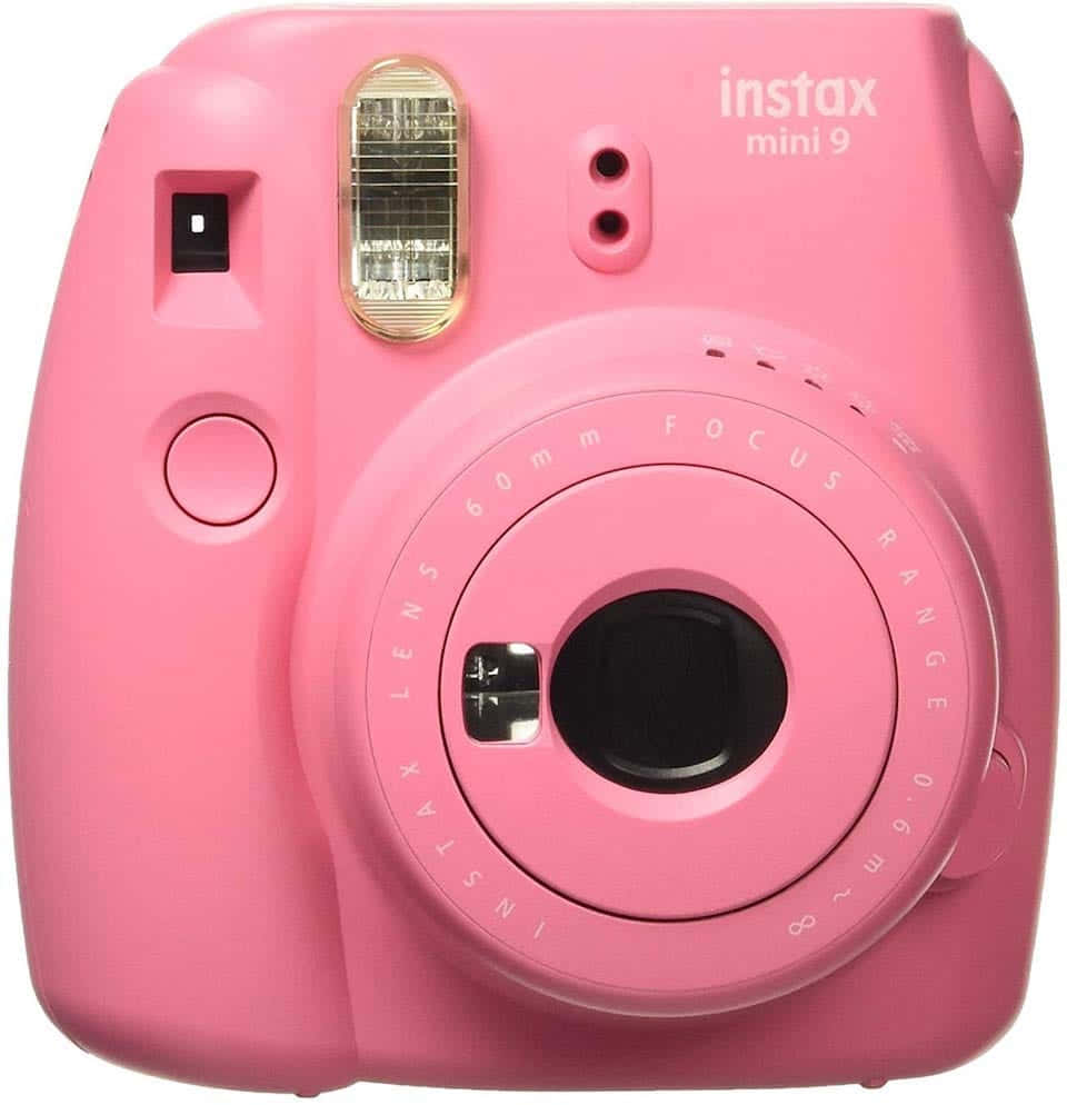 粉紅色Fujifilm Instax Mini 9即影即有相機，帶有金色閃光燈。