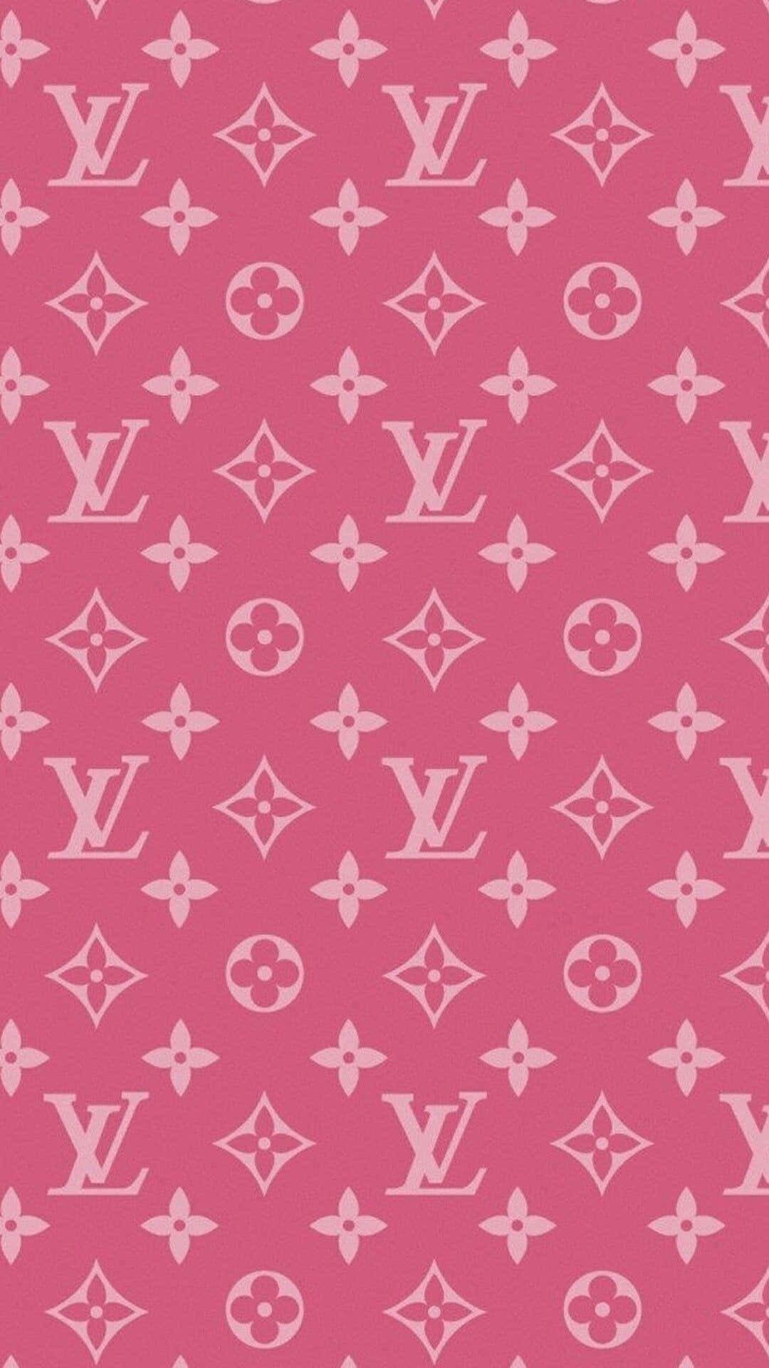 粉紅色Louis Vuitton monogram圖案牆紙，帶有重複標誌和花卉圖案。