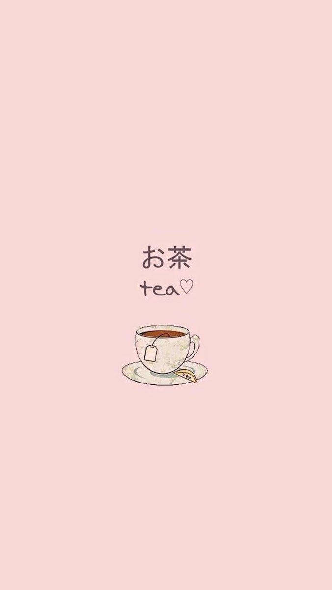 一個簡單的茶杯，帶有標籤和餅乾，放在粉紅色背景上，附有日文和英文文字。 — 粉紅色 iPhone 壁紙