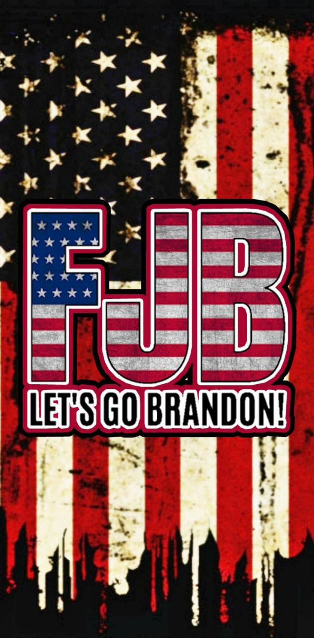 FJB Let's Go Brandon 壁紙 — 粗體FJB字母以美國國旗圖案呈現，並帶有'LET'S GO BRANDON!'標語，背景為破舊國旗和城市天際線輪廓。