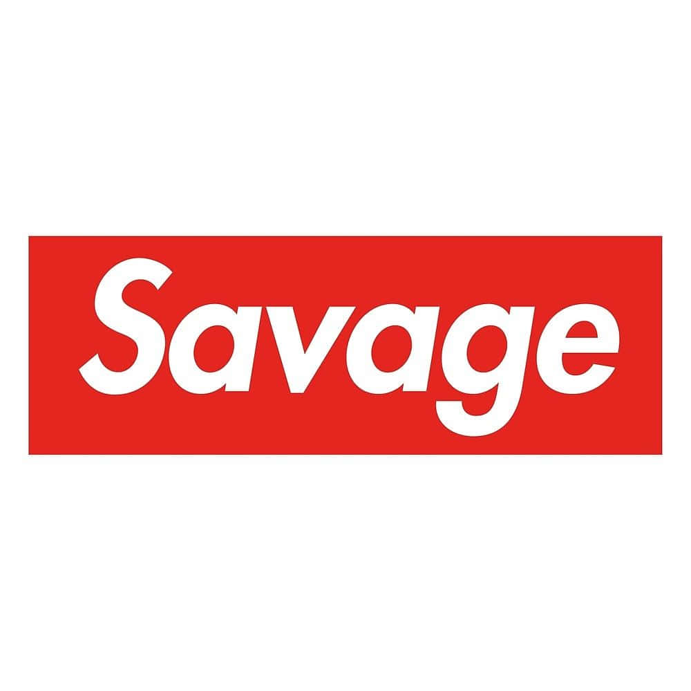savage 桌布 壁紙 — 粗體白色 'Savage' 文字位於紅色矩形內，居中於純白色背景上。