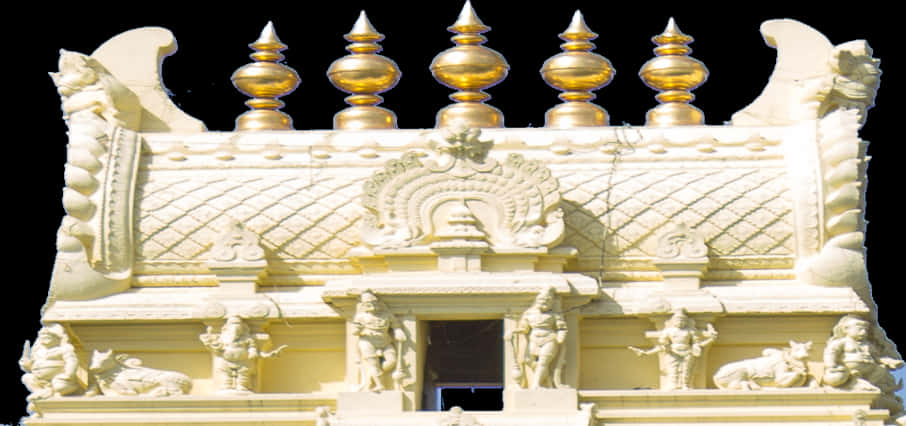 精緻印度教神廟建築細節 壁紙 — 裝飾性的奶油色寺廟外牆，帶有金色圓頂和神靈及神話生物的複雜雕刻。