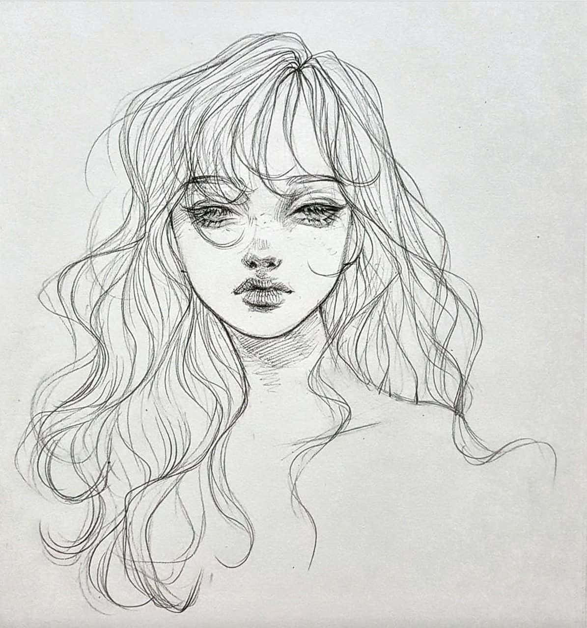 精緻手繪美學素描 壁紙 — 一幅精緻的鉛筆素描，描繪一位長著長波浪髮和柔和面部特徵的女性，背景為純色。