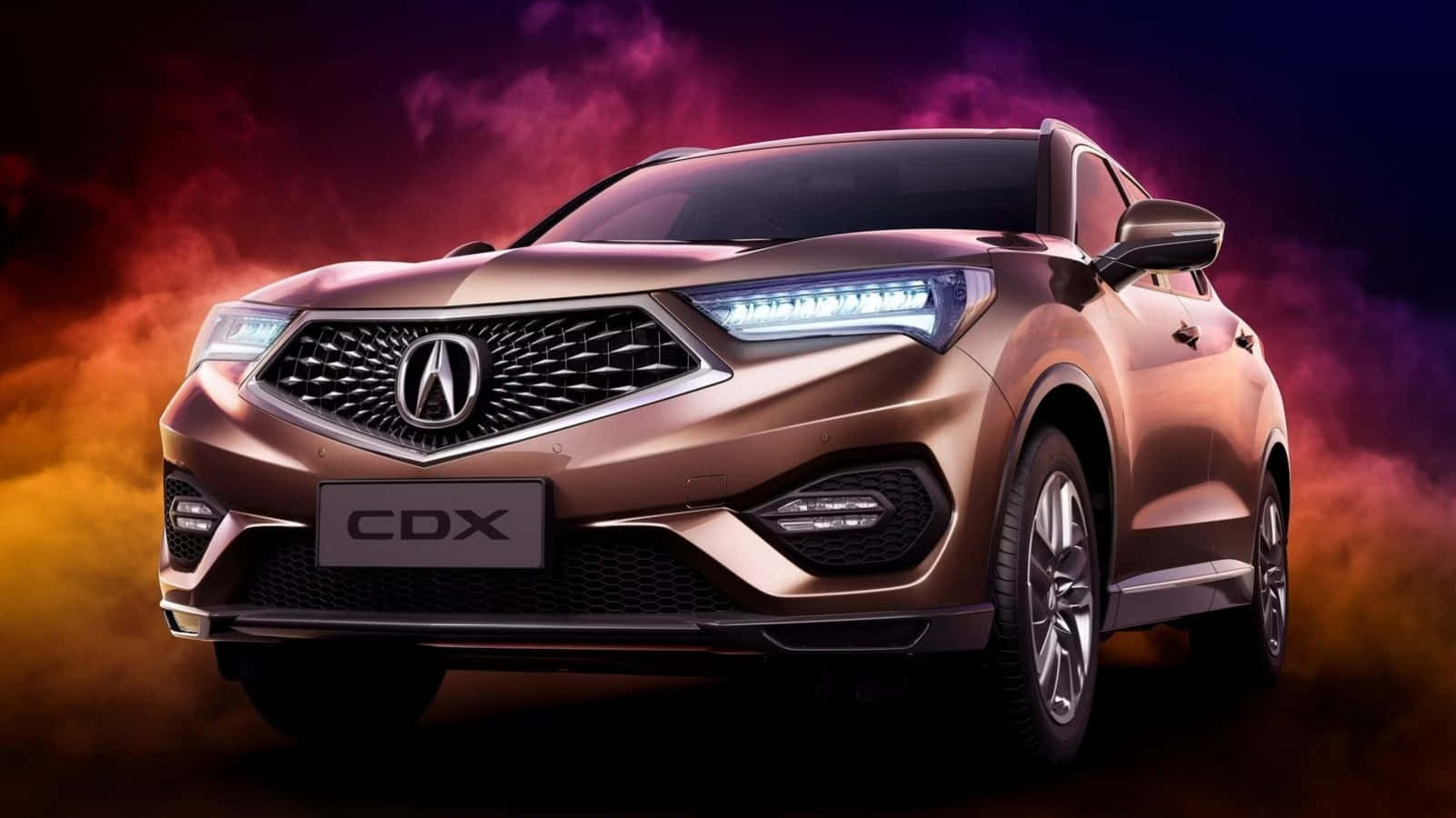 青銅色Acura CDX SUV，帶有發光頭燈，背景為火焰煙霧。