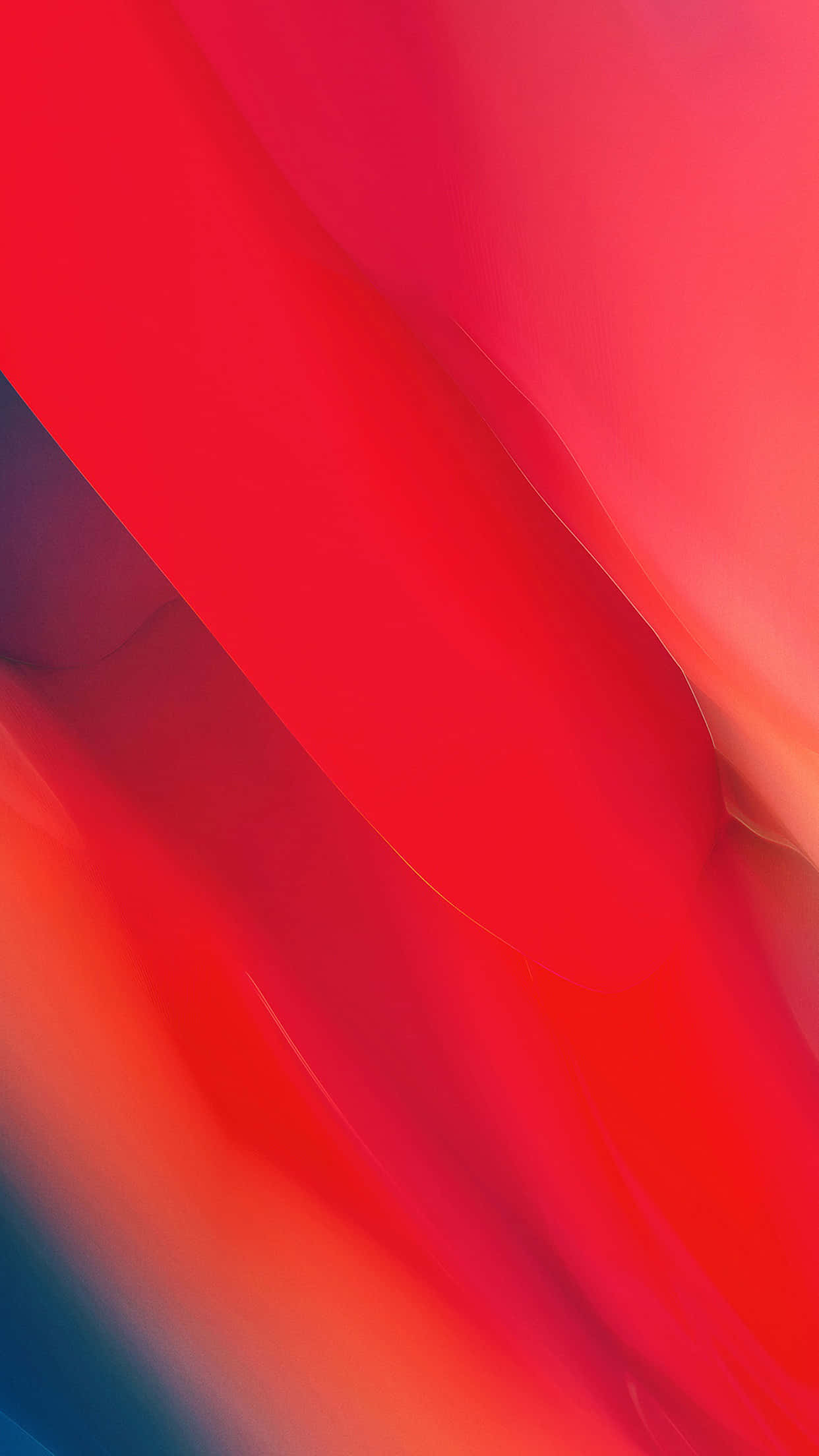 Solid Red 桌布 壁紙 — 紅色、橙色和藍色的鮮豔抽象漩渦在畫布上營造出動態流體運動。