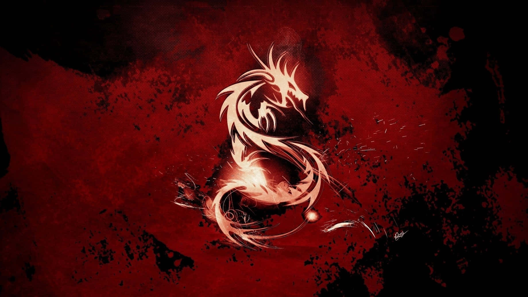 紅色遊戲龍 壁紙 — 一條發光的白色龍在帶有紋理的紅色和黑色背景上動態盤繞，並帶有飛濺效果。