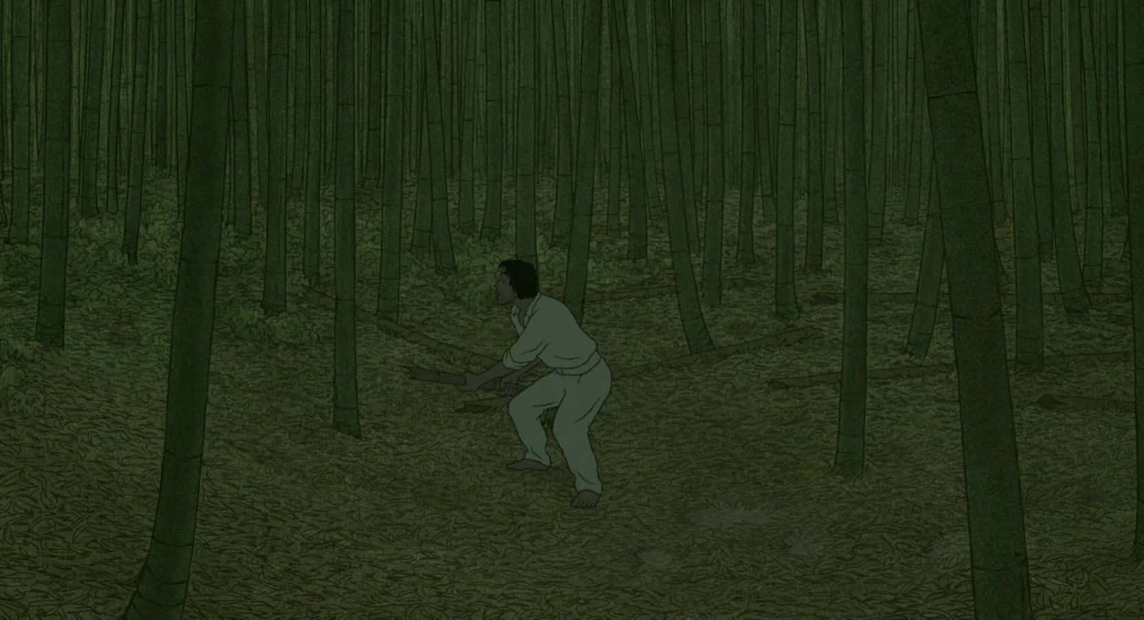 《紅色龜》——令人著迷的動畫奇幻世界 壁紙 — 一個孤獨的身影穿著輕便服裝，在昏暗燈光下謹慎地穿過茂密陰暗的竹林。