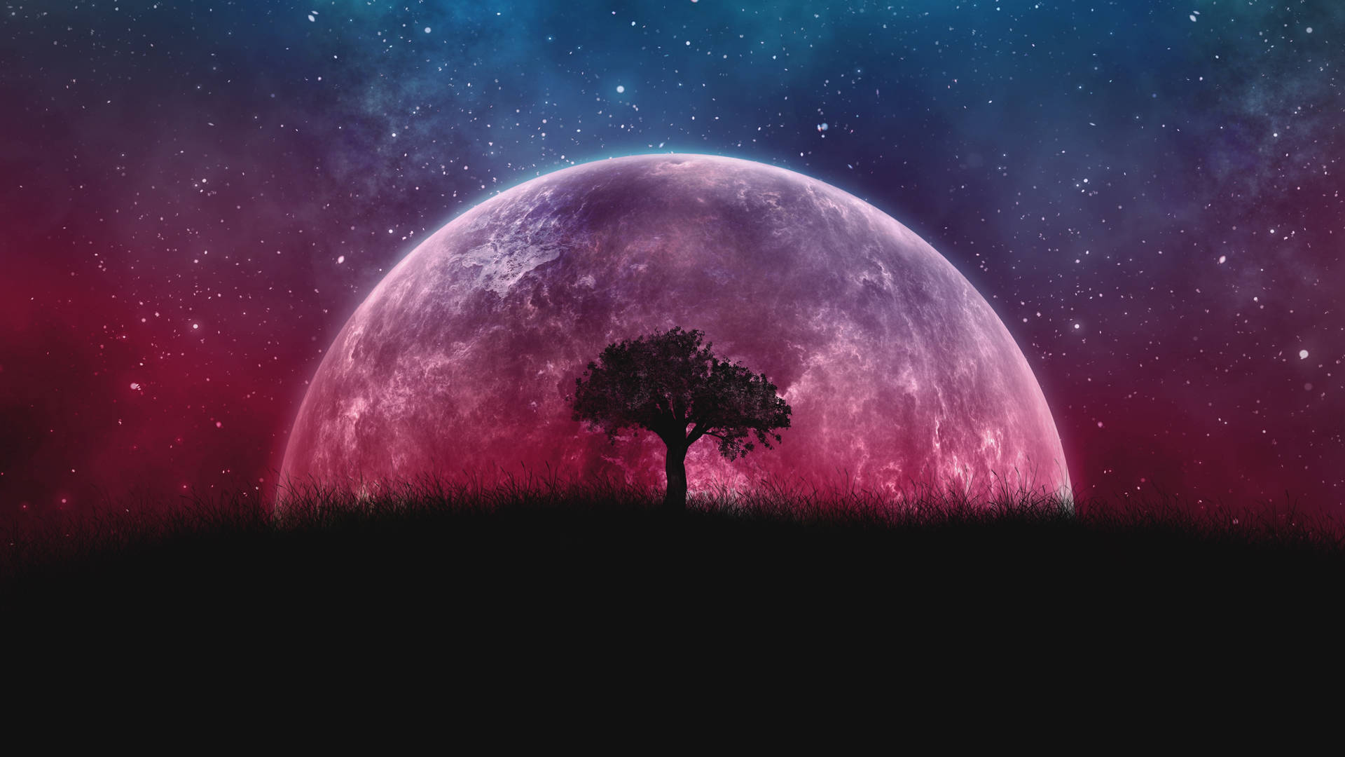 在星空下，一棵孤樹立於草坡上，背景是一個巨大的發光行星。 — 月亮與星星動畫 壁紙