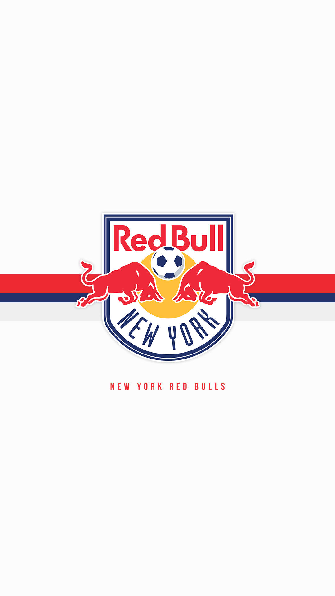 紐約紅牛隊白色 壁紙 — Red Bull New York 足球隊標誌，兩頭紅色公牛在白色背景上衝向足球，背景有紅色和藍色條紋。