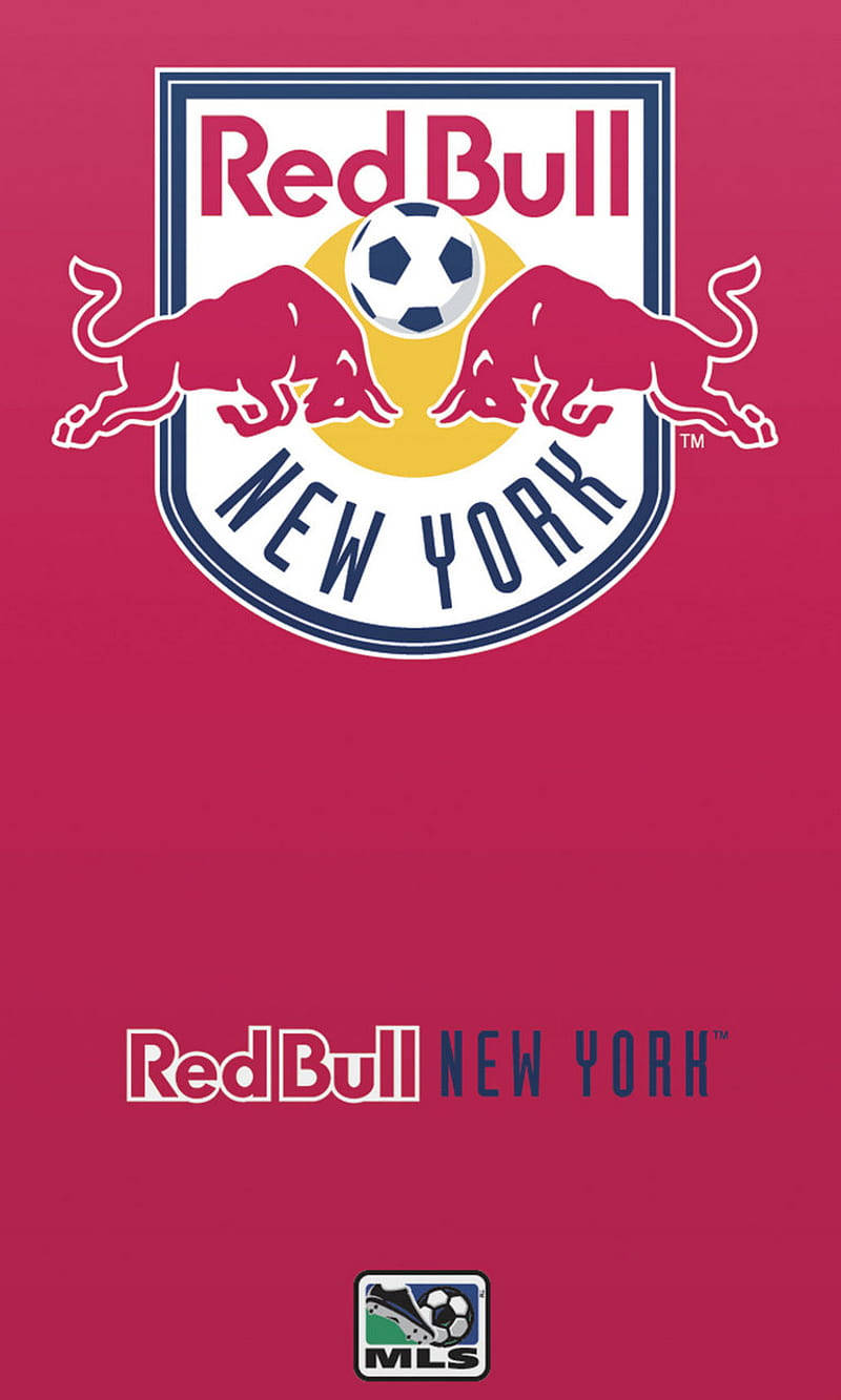 紐約紅牛隊酒紅色背景 壁紙 — Red Bull New York 足球隊標誌，兩頭衝鋒的公牛夾著一個足球，背景為純洋紅色。