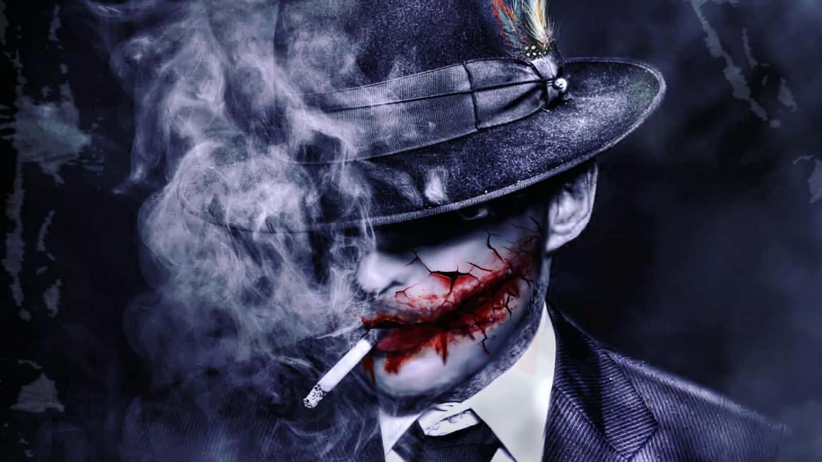 純粹愉悅，一支菸的時光 壁紙 — 一個戴著紳士帽的威脅人物正在吸煙，煙霧從他嘴裡捲起，一個裂開的紅色微笑在他的臉上蔓延。
