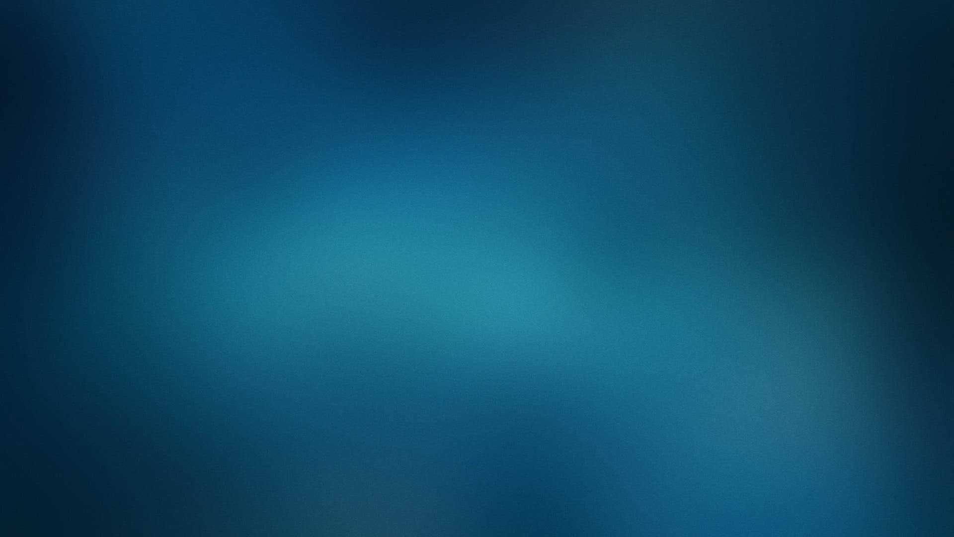 柔和藍色漸變背景，帶有模糊過渡，適合平靜的數位設計。 — 藍色美學 壁紙