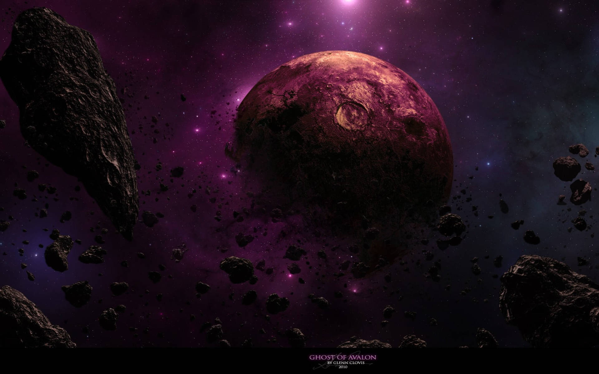 紫色星雲環繞著一顆帶有漂浮小行星的隕石坑行星。