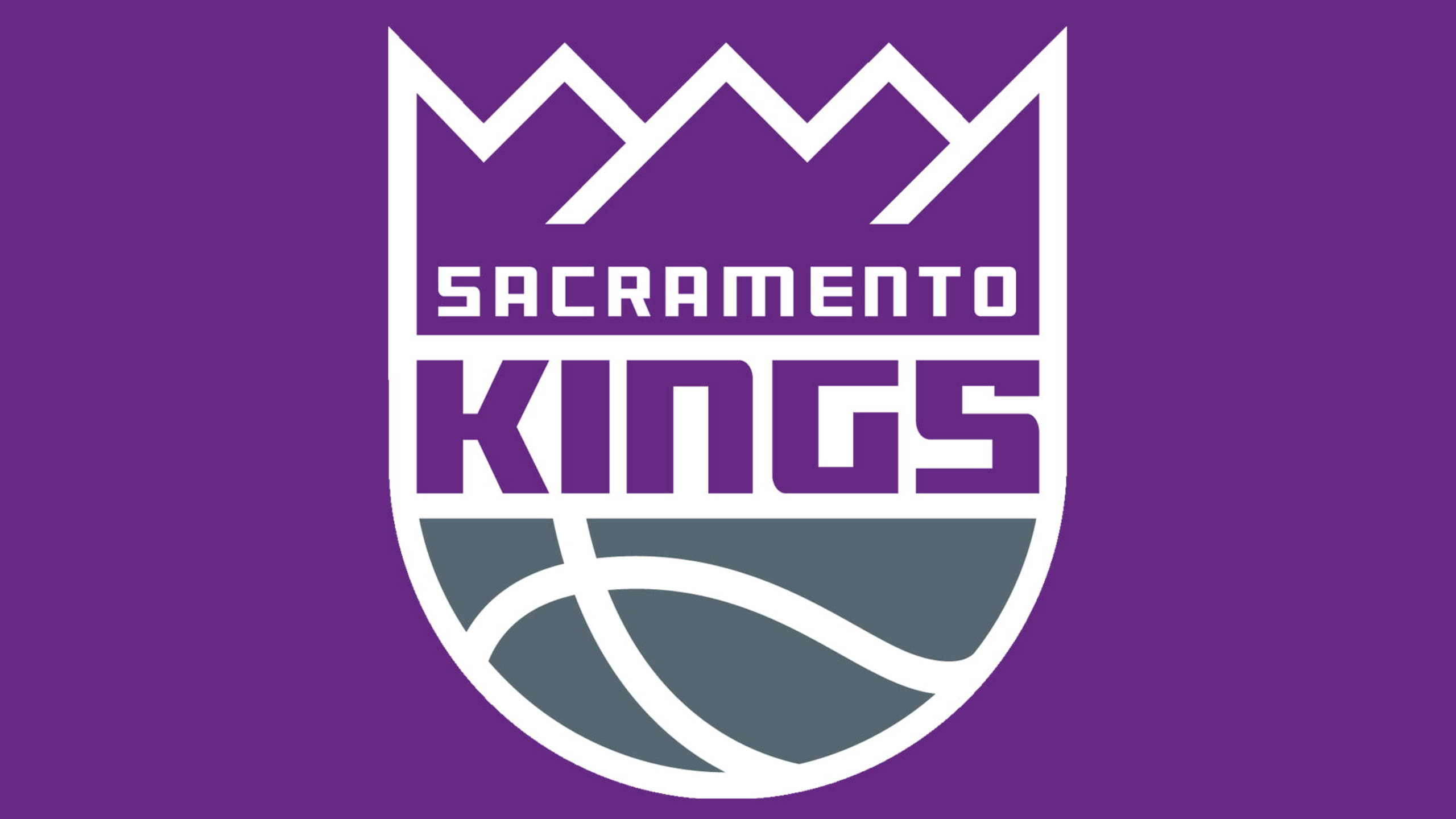 紫底極簡薩克拉門托國王隊標誌 壁紙 — Sacramento Kings 籃球標誌，白色和灰色，置於純紫色背景上。