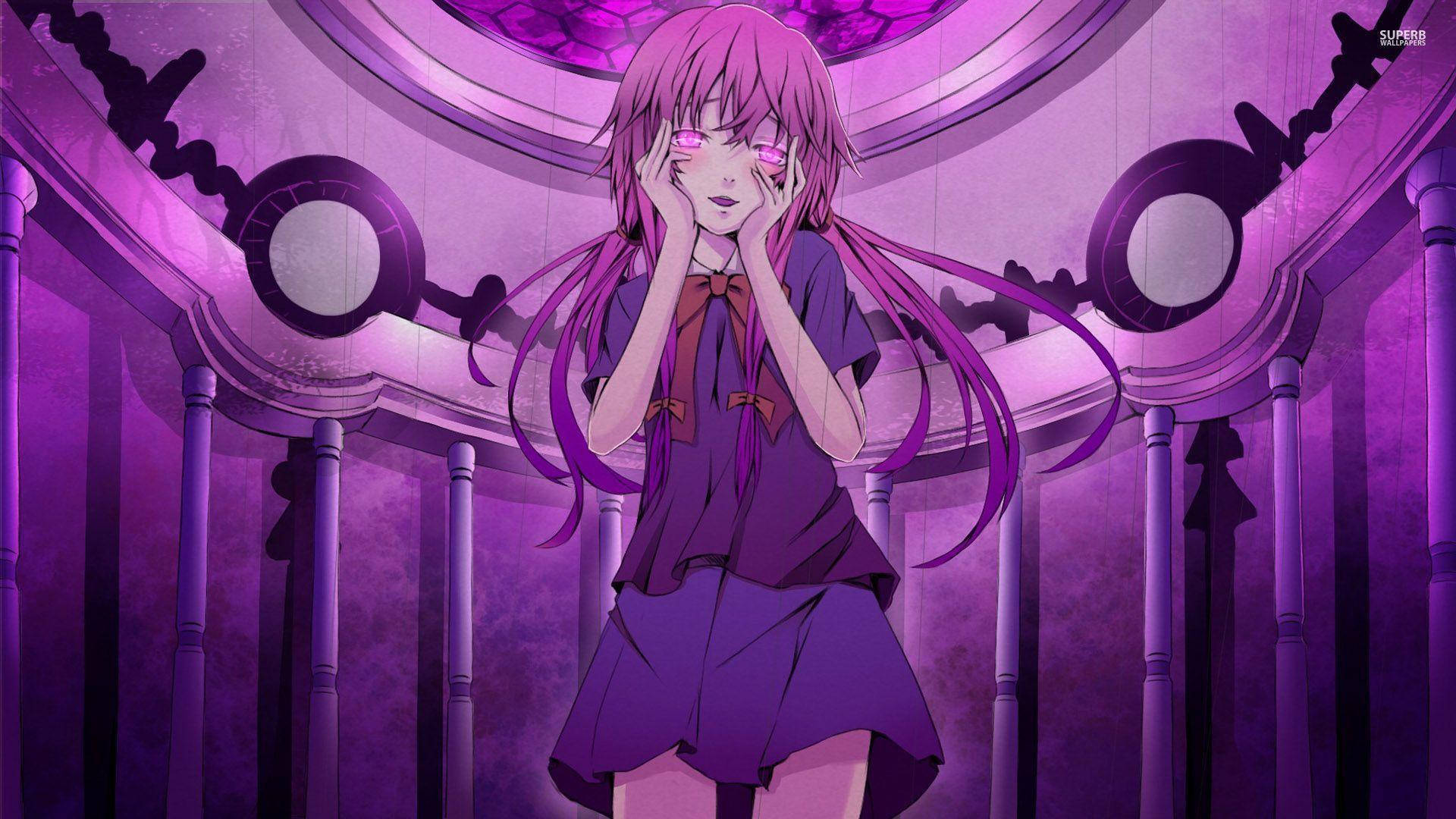 紫色 Yuno Gasai 壁紙 — 一位紫髮、眼睛發光的動漫女孩在一個裝飾華麗的紫色大廳裡遮住臉。