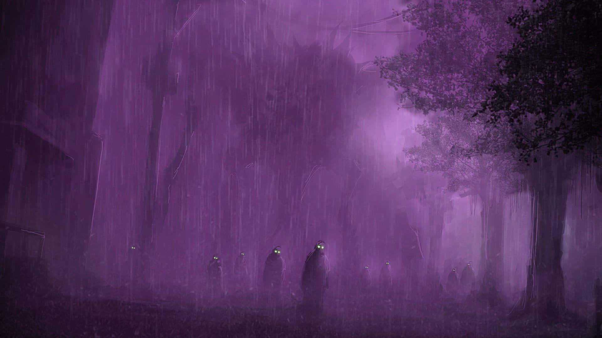 Spooky Halloween 桌布 壁紙 — 紫色嘅雨喺霧氣瀰漫嘅城市小巷中傾盆而下，陰影人物帶住發光嘅眼睛喺滴水嘅樹木之間靜靜移動。
