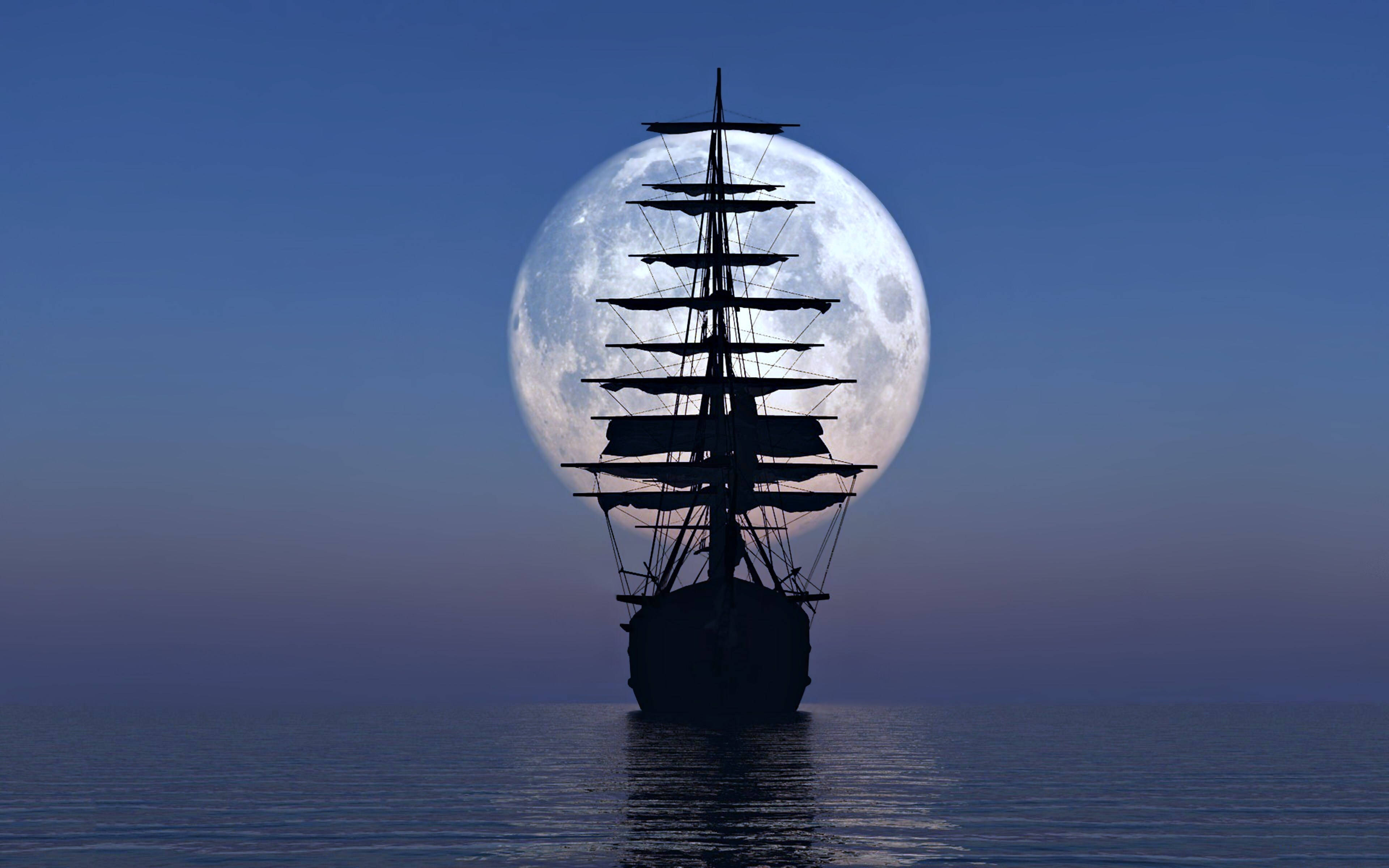 紫色天空下的海盜船剪影 壁紙 — 一艘高桅帆船的剪影在玻璃般平靜的水面上航行，背景是巨大明亮的滿月。