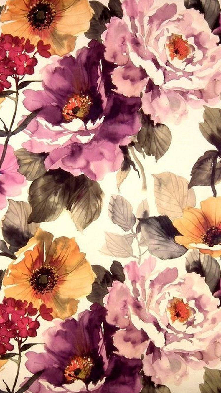 水彩花卉圖案，在奶油色背景上綻放紫色、粉紅色和橙色的花朵。