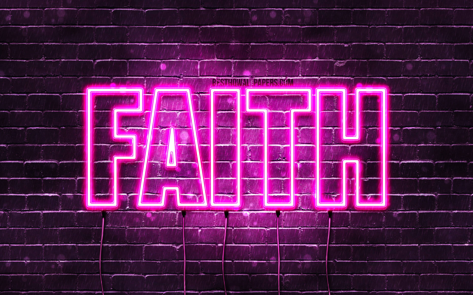 夜晚潮濕的磚牆上，一個寫著 FAITH 的粉紅色霓虹燈牌。