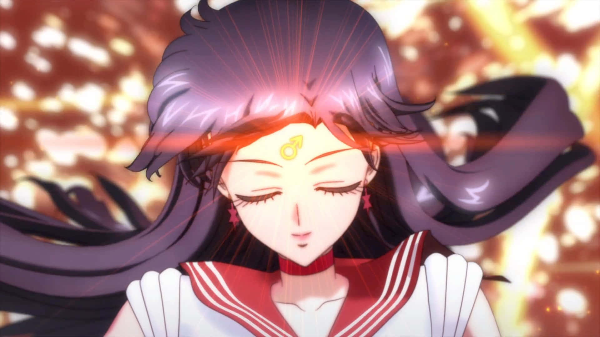 sailor mars 桌布 壁紙 — 紫髮水手服動畫女孩在熾熱金色背景中散發紅色能量光芒。
