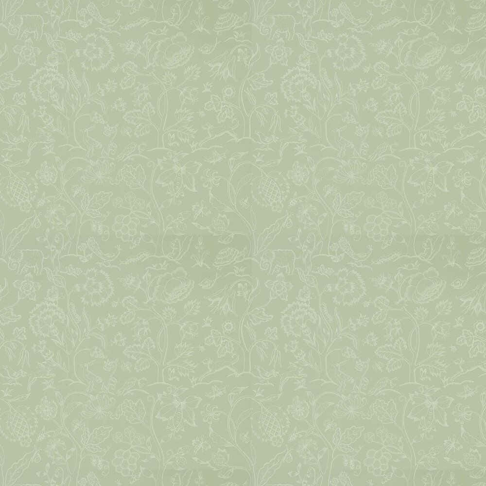 細膩而生動的淡 sage 綠背景 壁紙 — 柔和的鼠尾草綠色牆紙，帶有精緻的白色花卉和藤蔓圖案，重複的裝飾設計。