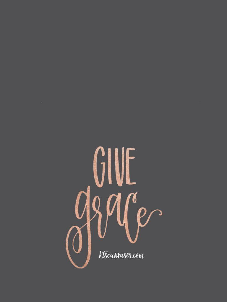 勵志名言 give grace 以玫瑰金字體寫在深灰色背景上