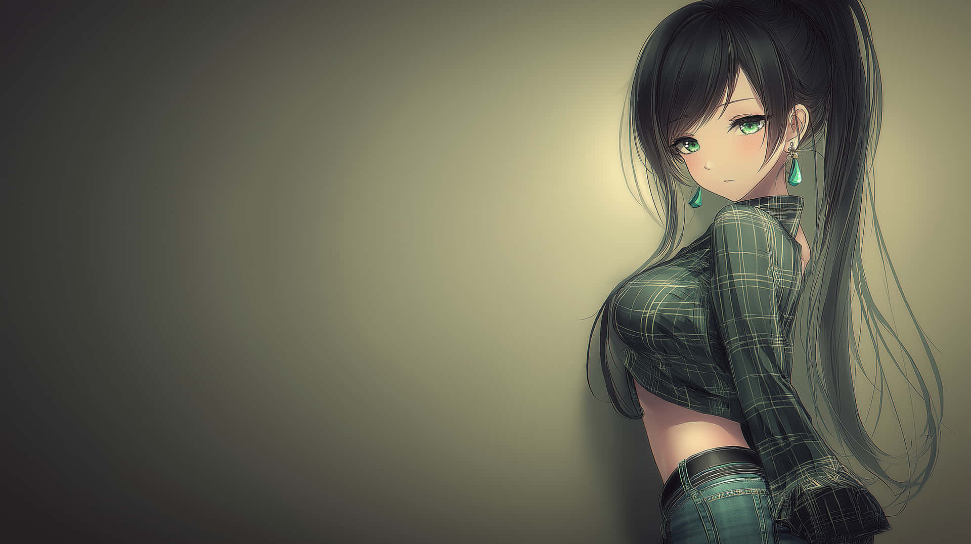 綁馬尾綠眼的動漫少女 壁紙 — 一位年輕的動漫女孩，長長的黑髮和綠色的眼睛，穿著格紋露臍上衣和牛仔褲，靠在一面柔和照明的牆上。