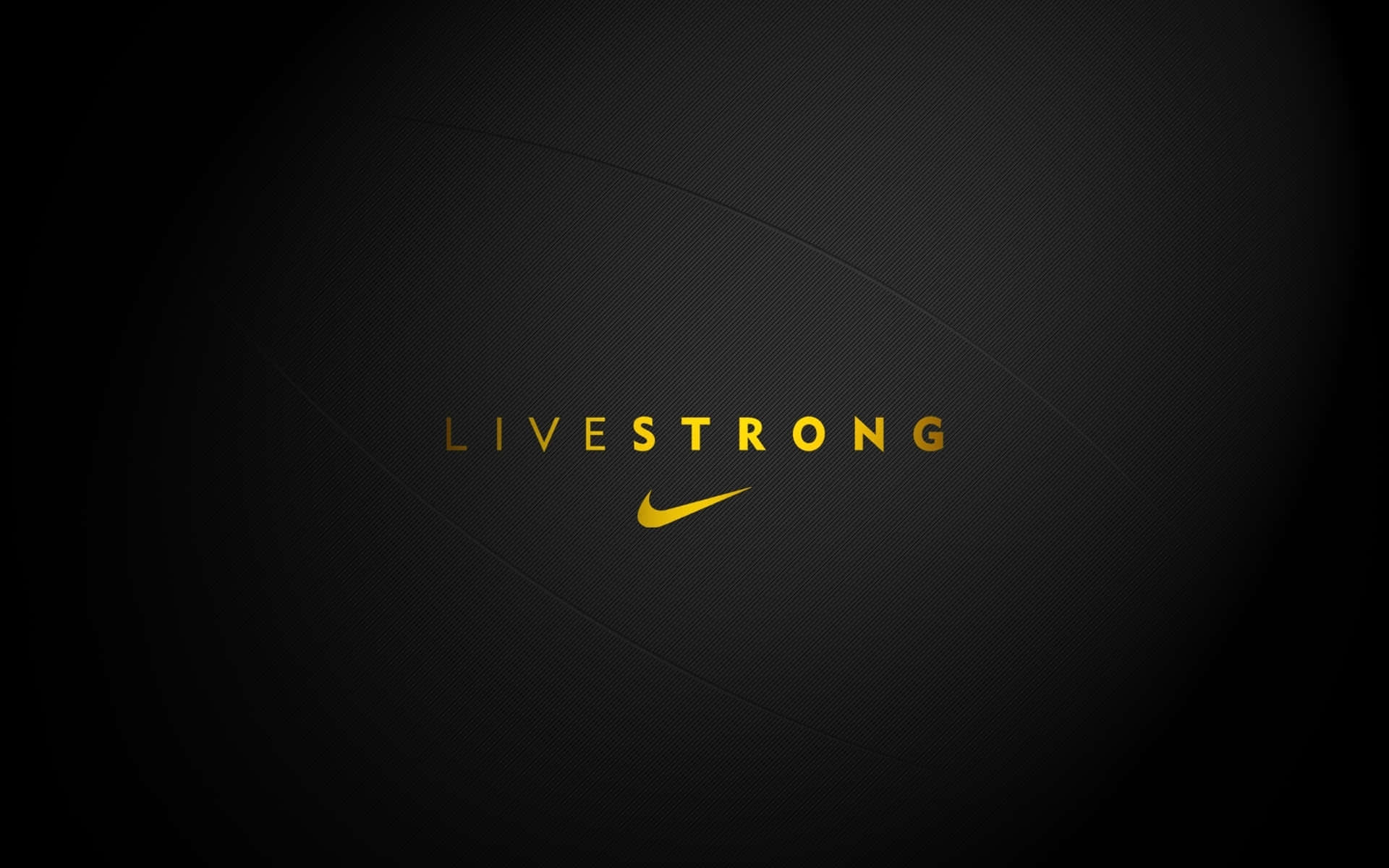金色 Livestrong 文字和 Nike 勾號在黑色紋理背景上。
