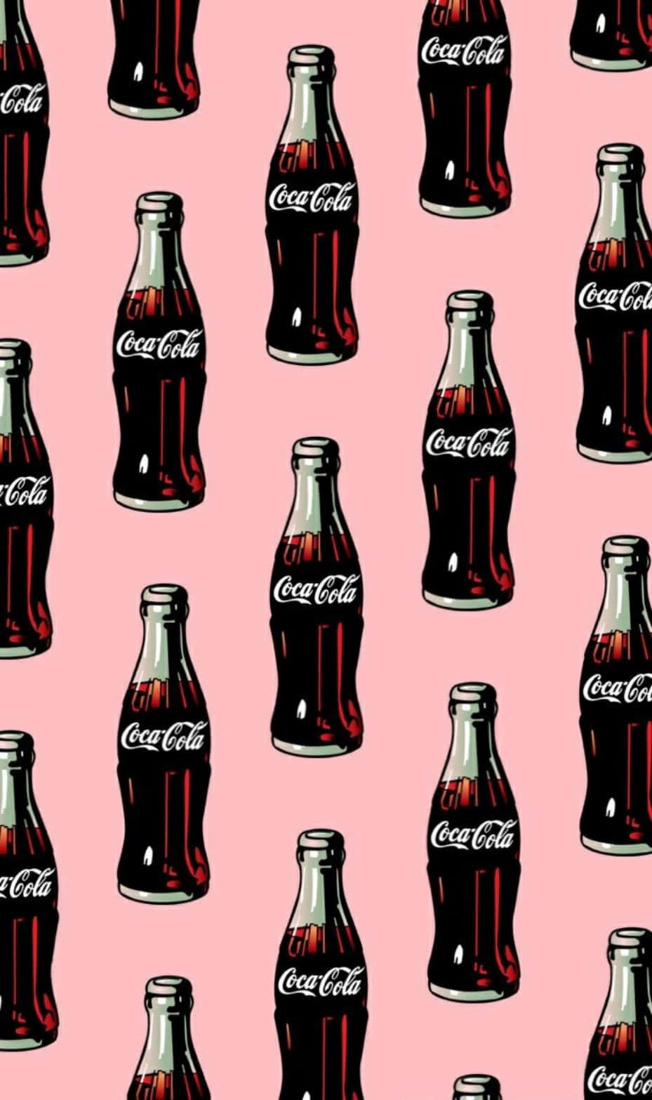 coca cola 桌布 壁紙 — 經典可口可樂玻璃瓶以復古風格在柔和的粉紅色背景上重複出現。