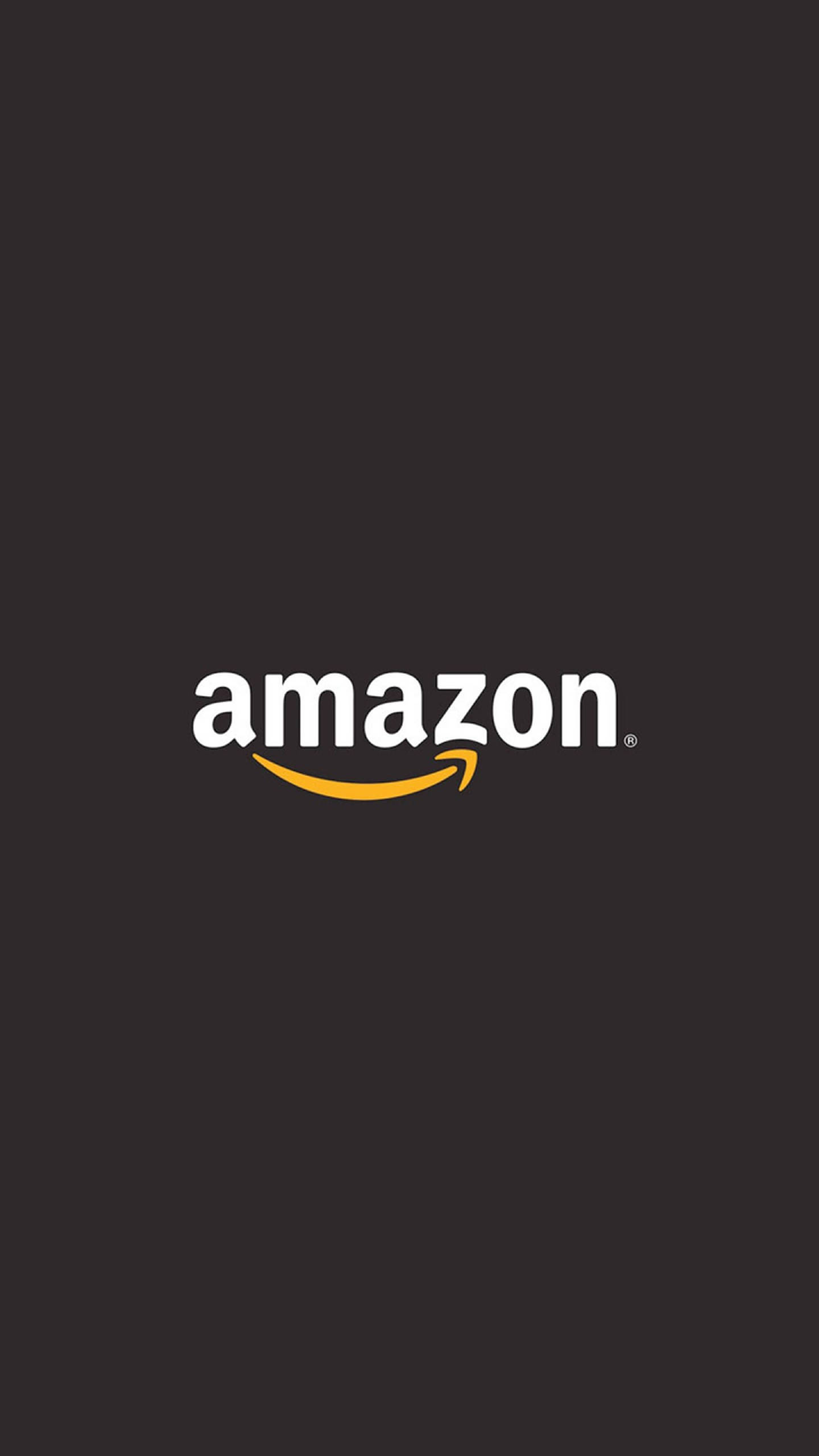 經典深色Amazon標誌 壁紙 — Amazon 標誌居中於深灰色背景上，帶有白色文字和橙色箭頭。
