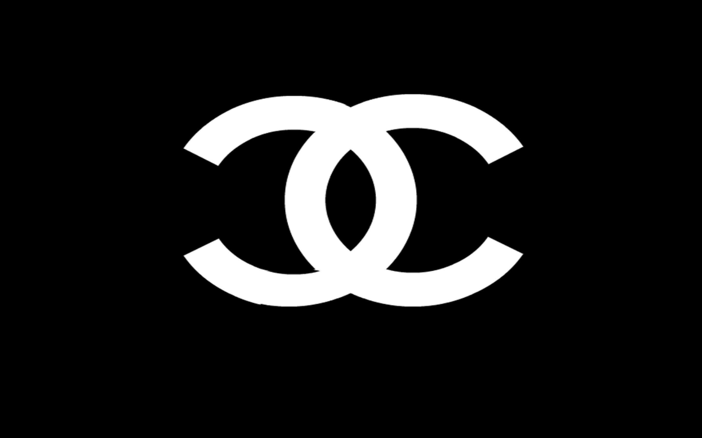 黑色背景上的白色Chanel標誌