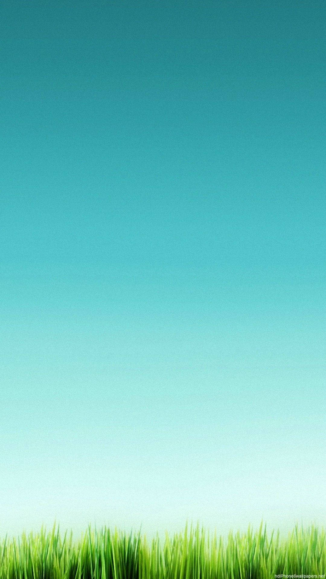 晴朗藍色漸變天空下的綠草 — 綠色天空 壁紙