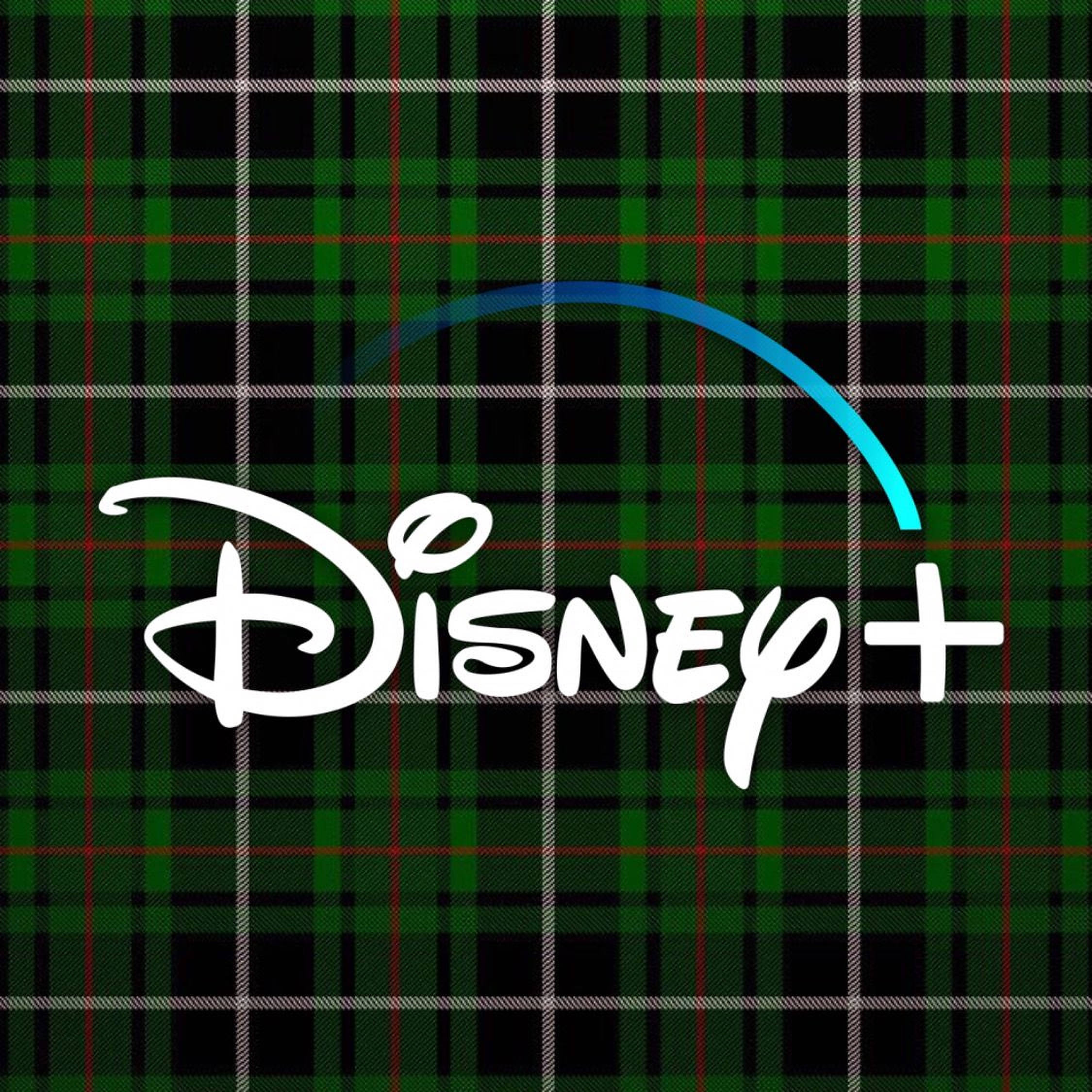 綠色格紋迪士尼標誌 壁紙 — 白色帶藍色弧線的Disney+標誌，背景為綠色、黑色、紅色格子圖案。