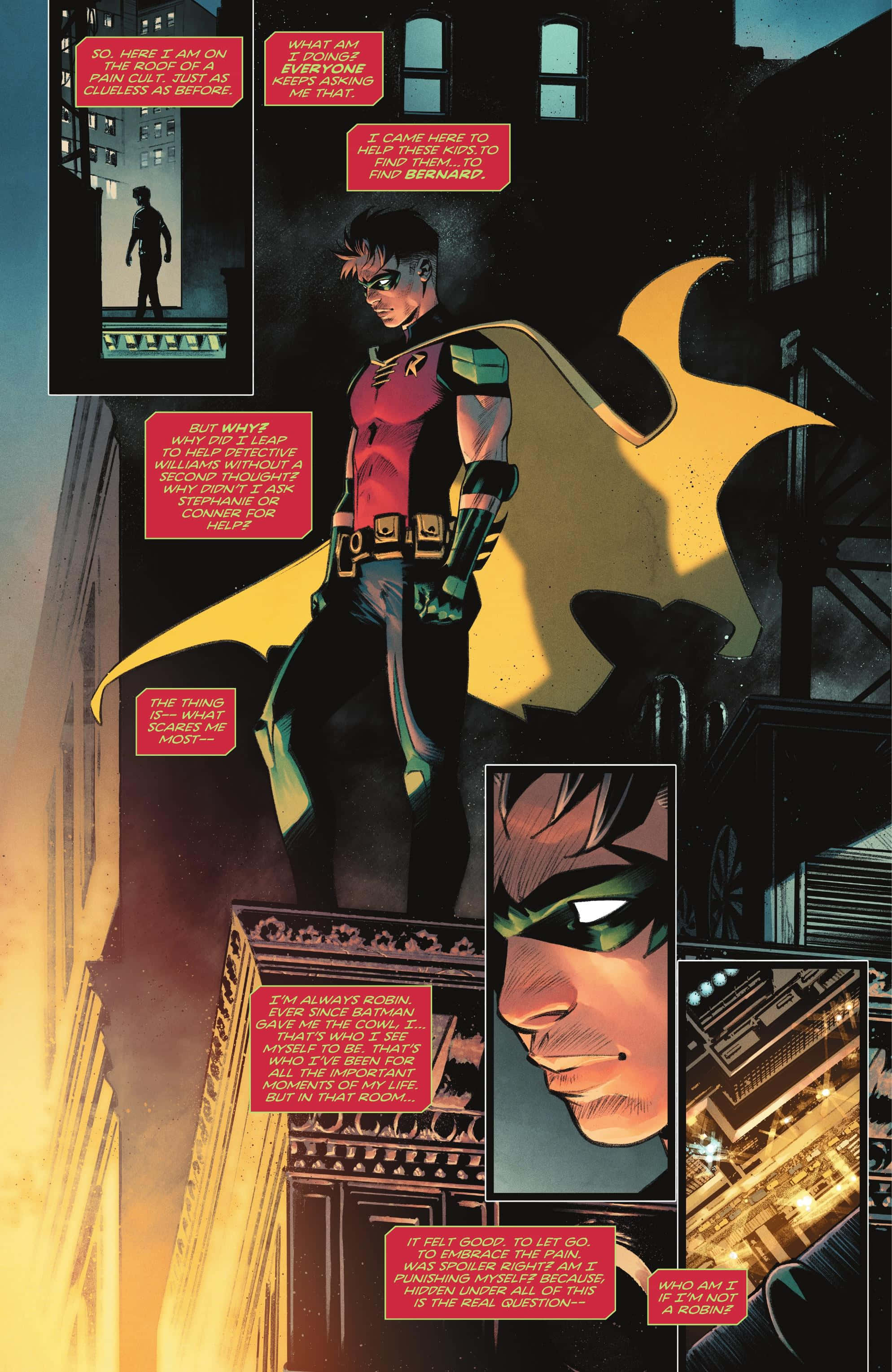 Tim Drake 桌布 壁紙 — 羅賓夜晚站在城市屋頂上，斗篷飄揚，在黑暗建築物襯托下被戲劇性的黃光照亮。