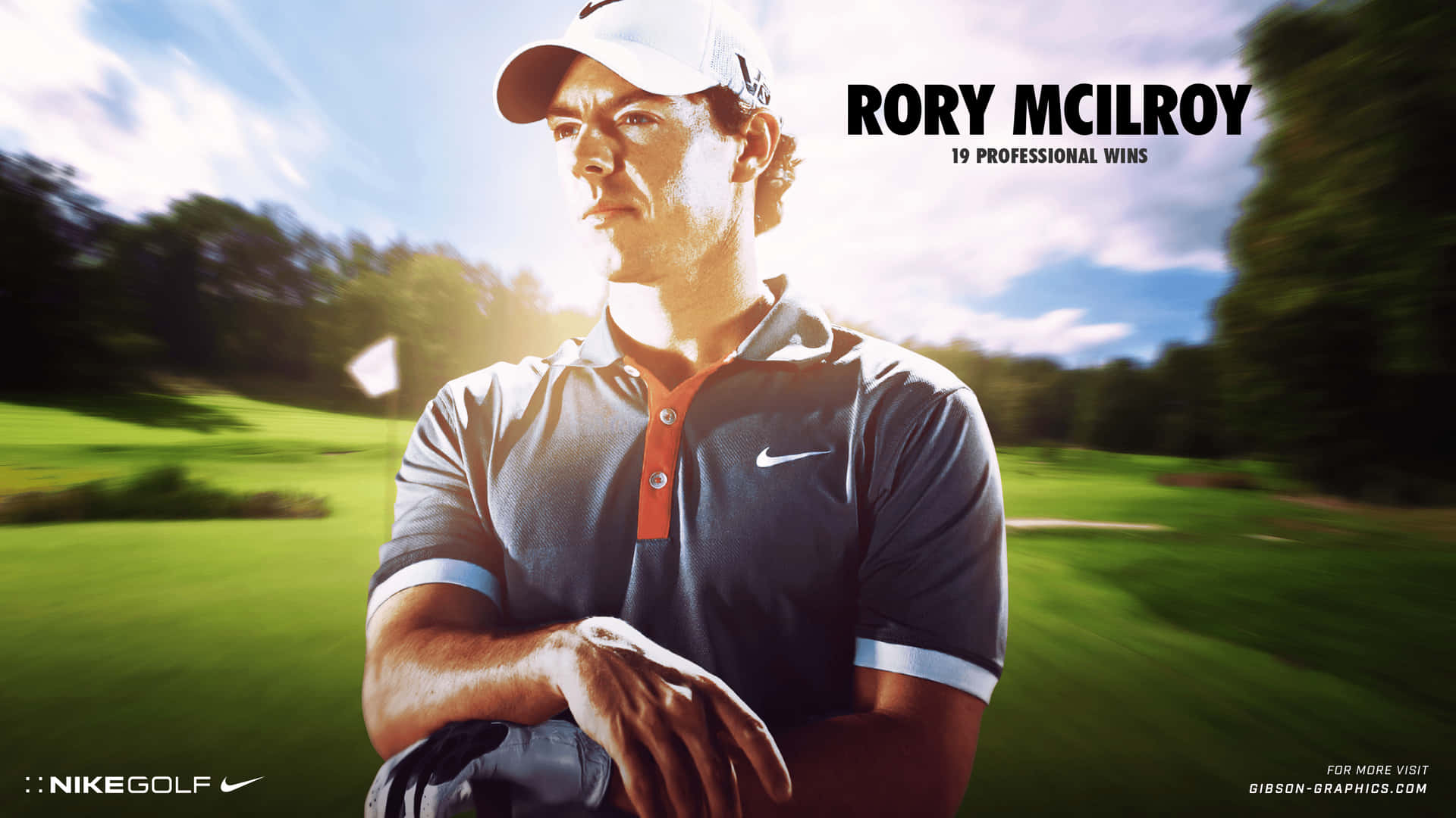 穿著Nike高爾夫裝備的高爾夫球手Rory McIlroy站在陽光球場上，雙臂交叉。
