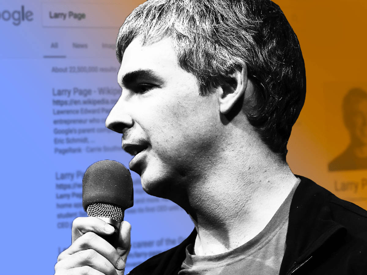 Larry Page 在Google活動中對著麥克風講話。