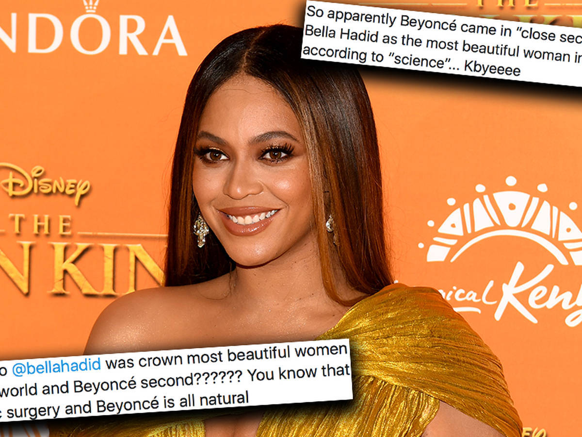 美國歌手碧昂絲美照編輯版 壁紙 — Beyoncé 在迪士尼活動中穿著金色禮服微笑，疊加了討論美貌排名的社交媒體文字。