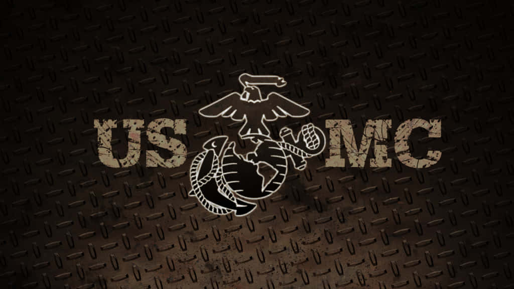 紋理深色金屬背景上的 USMC 徽章