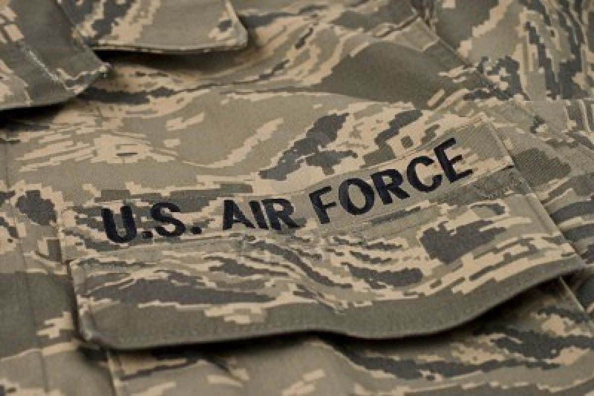 軍用迷彩制服布料上的美國空軍徽章。